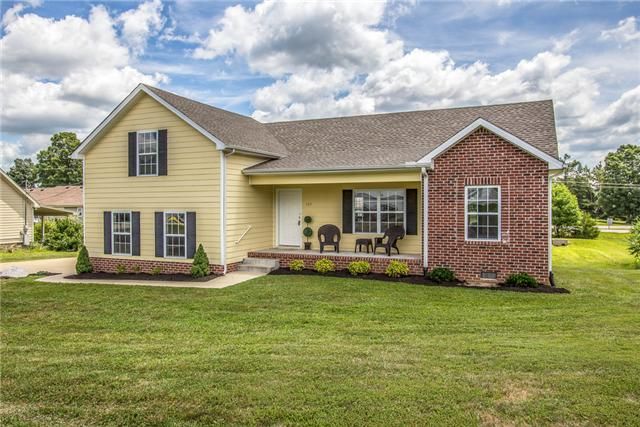 107 Saddle Creek Cir, Dickson, TN 37055