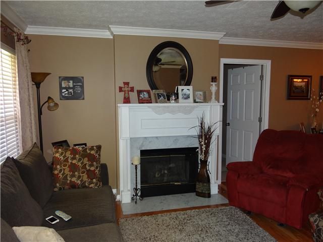 132 Honeysuckle Dr, White House, TN 37188