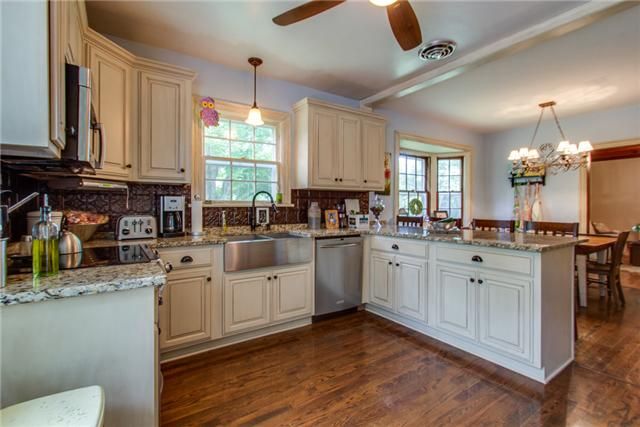 513 Center Ave, Dickson, TN 37055