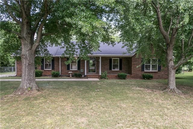 3218 Holiday Dr, Murfreesboro, TN 37129