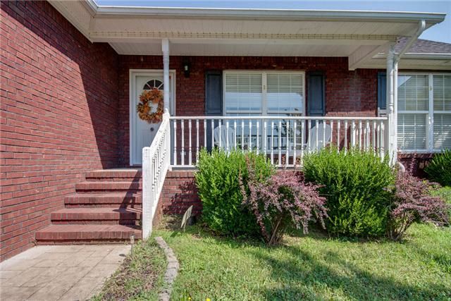 202 Bates Ct, Thompsons Station, TN 37179