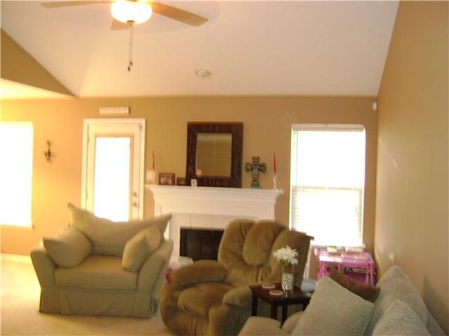 7404 E Winchester Dr, Antioch, TN 37013
