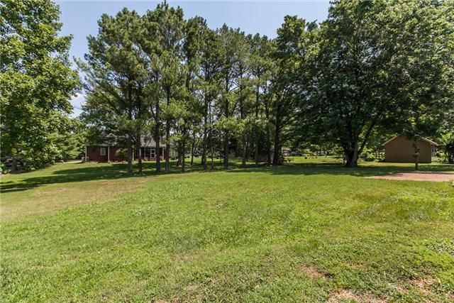 2137 Fox Hill Dr, Murfreesboro, TN 37130