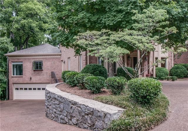 211 Burlington Pl, Nashville, TN 37215