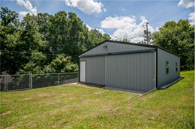 1777 Edgar Dillard Rd, Greenbrier, TN 37073