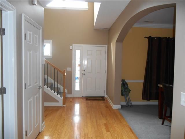 7900 Rainey Dr, Antioch, TN 37013