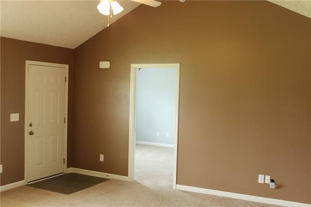 518 Upperglade Ct, Murfreesboro, TN 37130