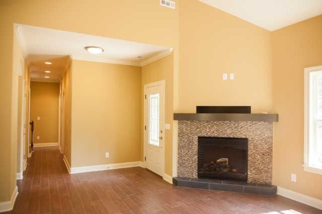 128 Pope Dr, La Vergne, TN 37086
