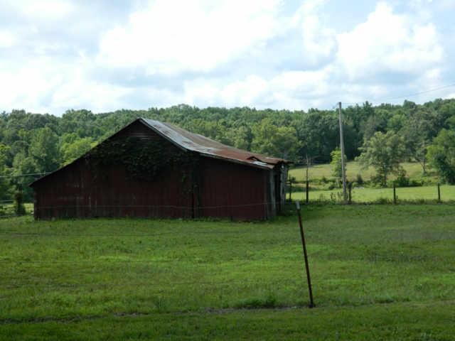 896 Hafner Rd, Charlotte, TN 37036