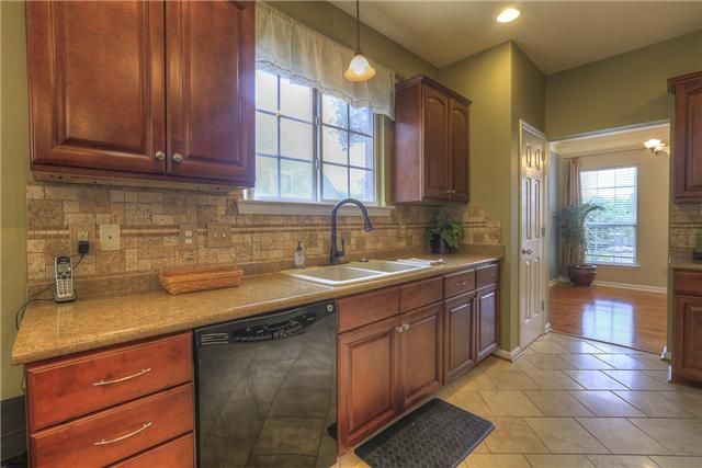 820 Chandler Grv, Hermitage, TN 37076
