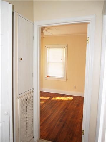 906 E 9th St, Columbia, TN 38401