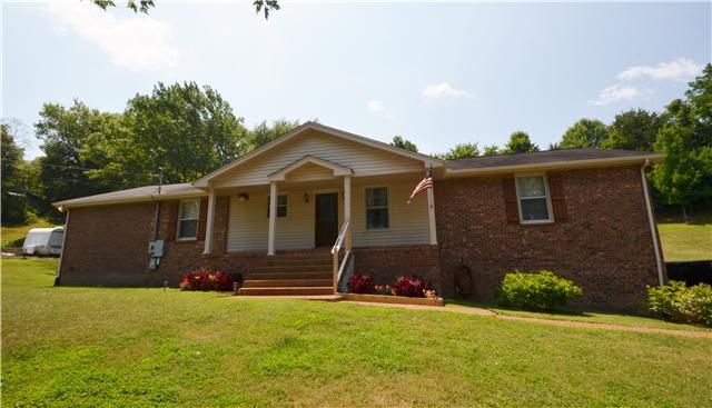 224 Brookhollow Dr, Old Hickory, TN 37138