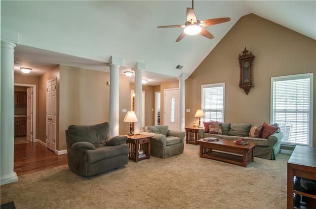 1010 Johnston Dr, White Bluff, TN 37187