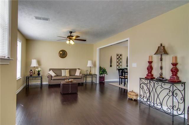 4008 Margo Cir, La Vergne, TN 37086