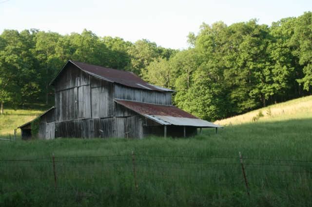 1050 Wallace Rd, Gallatin, TN 37066