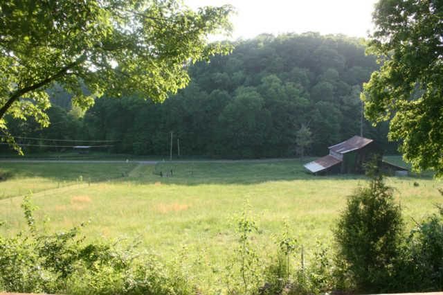 1050 Wallace Rd, Gallatin, TN 37066