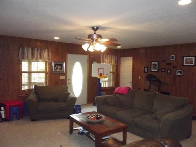 136 Lock Seven Ln, Carthage, TN 37030