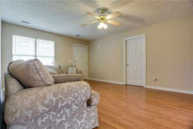 1775 Lucille Ln, Murfreesboro, TN 37129