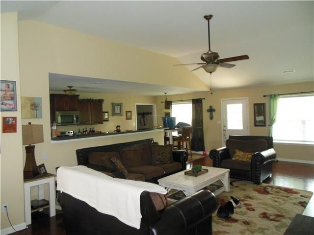 1012 Neeleys Bnd, Spring Hill, TN 37174