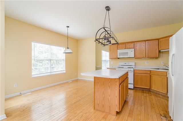 102 Grove Lane S, Hendersonville, TN 37075