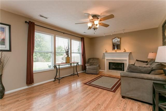 7033 Lexington Point Dr, Nashville, TN 37221