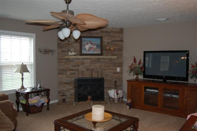 574 Hillside Ln, Gallatin, TN 37066