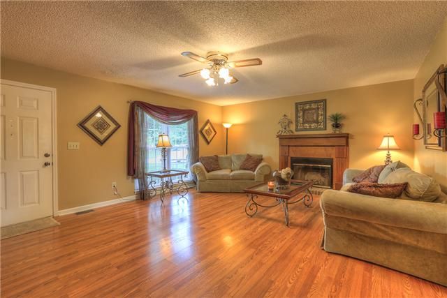 4436 Meadowland Dr, Murfreesboro, TN 37127