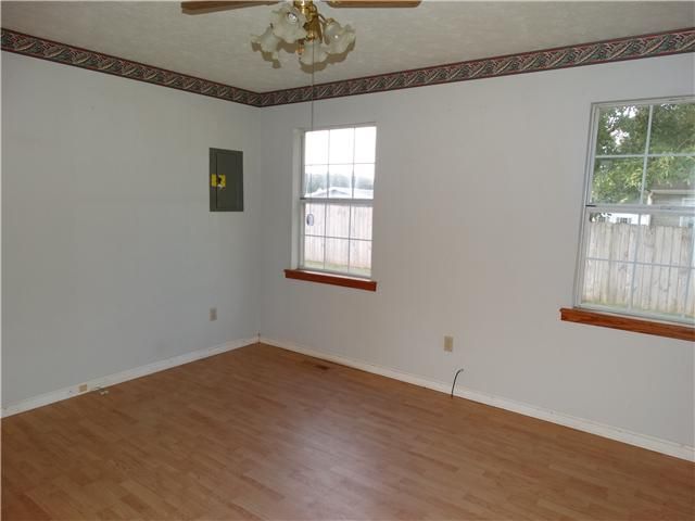 101 Red Oak Cir, Dickson, TN 37055