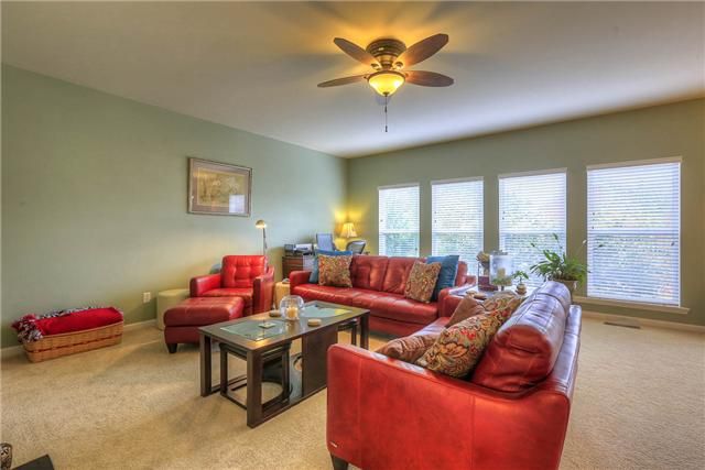 329 Forest Bend Dr, Mount Juliet, TN 37122
