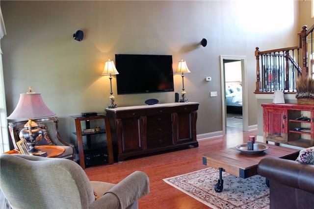 1212 Starnes Ct, Murfreesboro, TN 37128