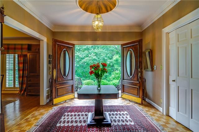 1520 Chickering Rd, Nashville, TN 37215