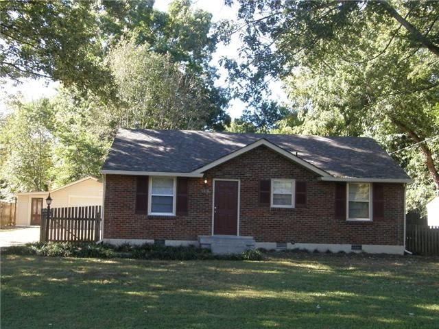 1810 Meadowgreen Dr, Murfreesboro, TN 37130