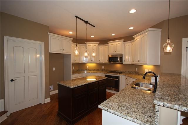 103 Compton St, Hendersonville, TN 37075