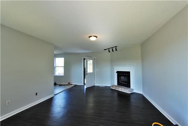 5221 E Division St, Mount Juliet, TN 37122