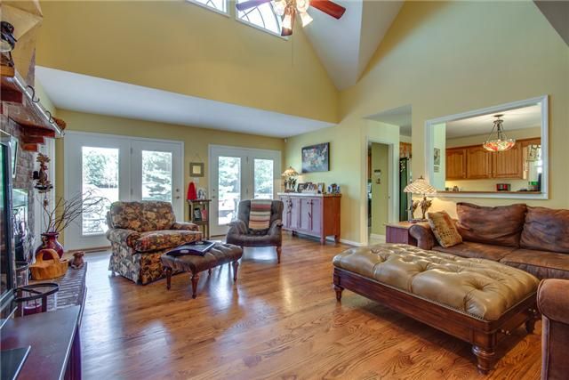 1041 Fairmont Dr, Columbia, TN 38401