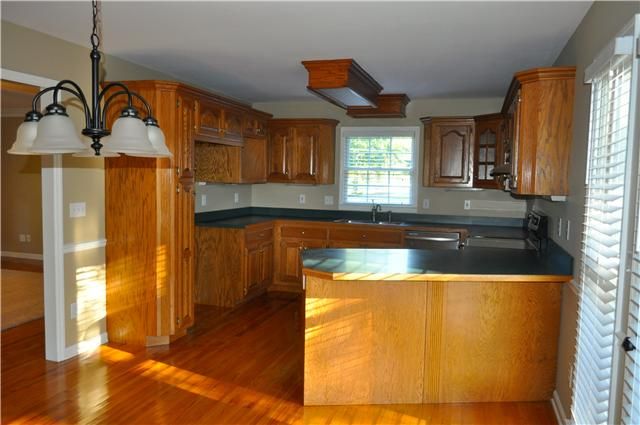 1036 Moncrief Cir, Greenbrier, TN 37073