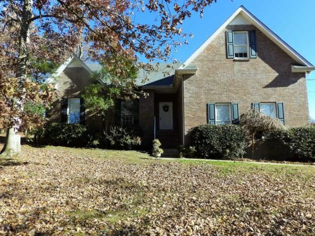 102 Charles Ct, Dickson, TN 37055