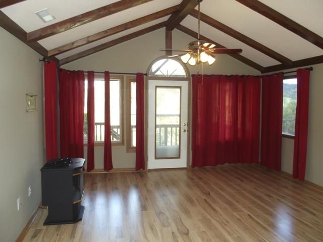 429 Enigma Rd, Chestnut Mound, TN 38552