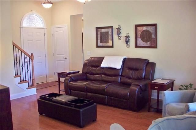 708 Twin View Dr, Murfreesboro, TN 37128