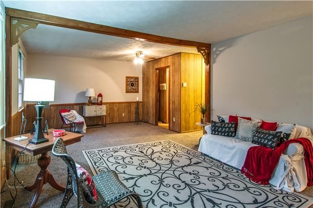 135 Ravenwood Cir, Dickson, TN 37055