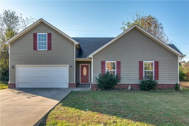 106 Saddle Creek Cir, Dickson, TN 37055