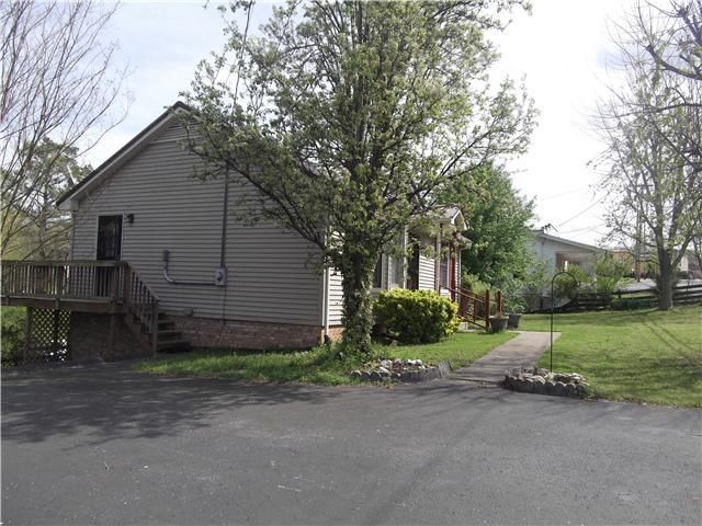 64 N Main St, Springfield, TN 37172