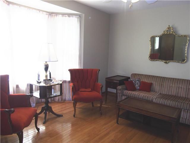 64 N Main St, Springfield, TN 37172
