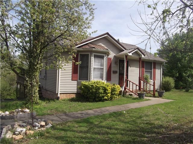 64 N Main St, Springfield, TN 37172