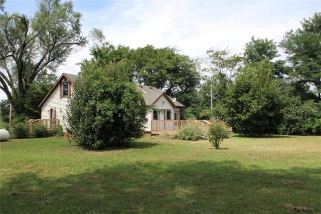 2406 Blackman Rd, Murfreesboro, TN 37128