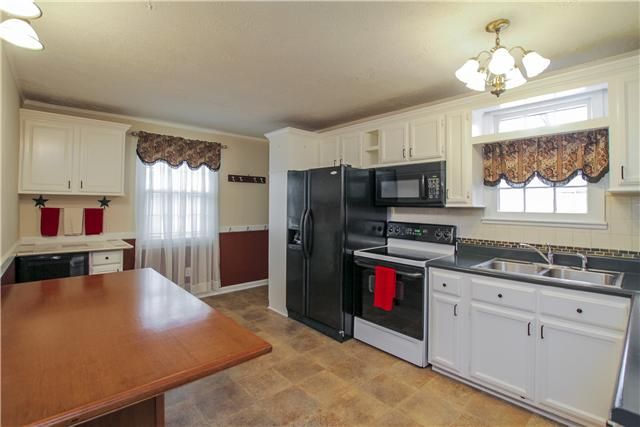 627 Blackstone Ave, Madison, TN 37115