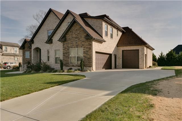 2824 Wynthrope Hall Dr, Murfreesboro, TN 37130