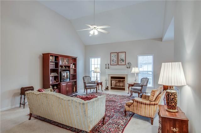 6328 Willow Oak Dr, Nashville, TN 37221