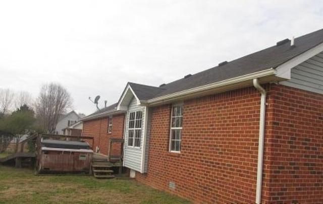 2201 High Meadow Dr, Murfreesboro, TN 37129