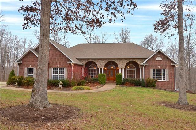 967 Ford Rd, White Bluff, TN 37187